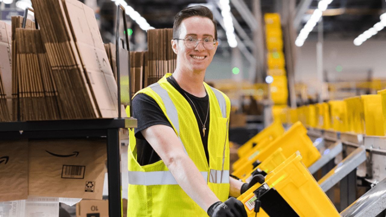 See Seasonal Jobs at Top Retail Stores