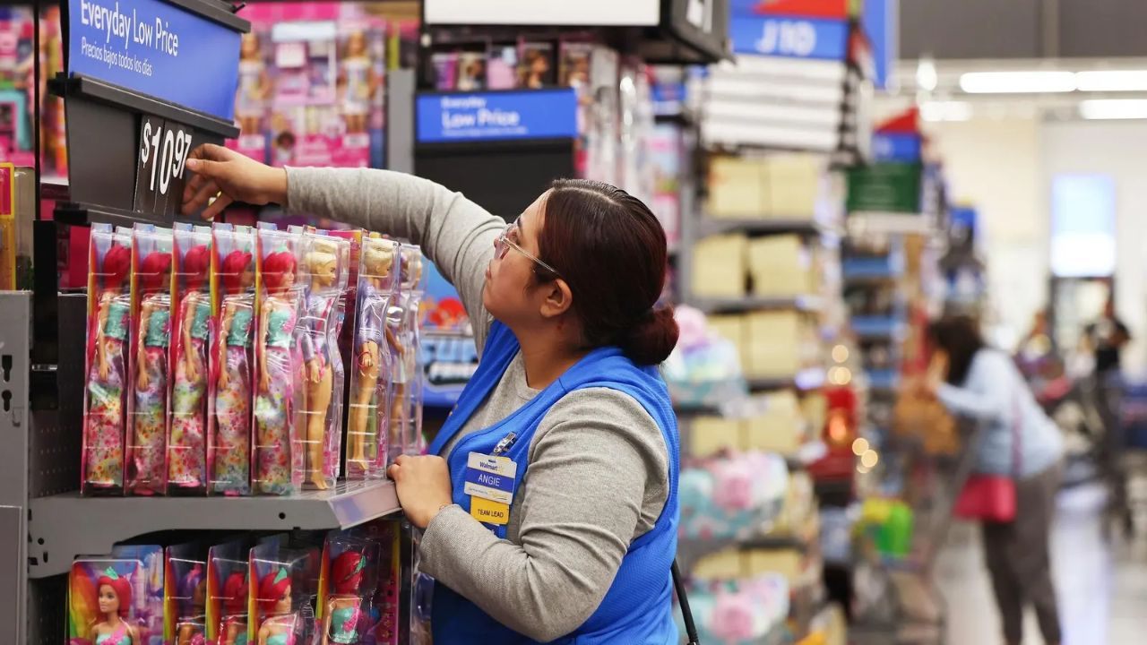See Seasonal Jobs at Top Retail Stores